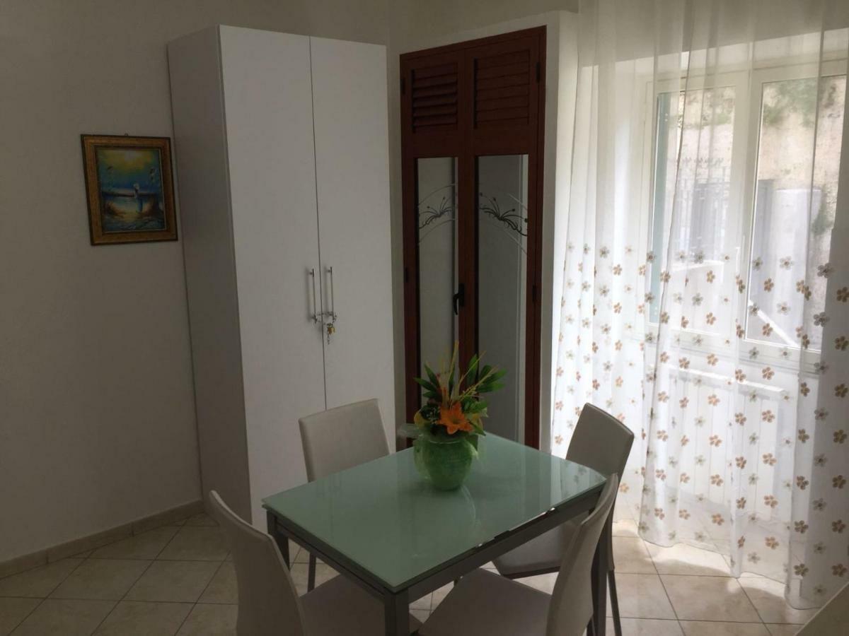 Apartment La Maison Месина Екстериор снимка