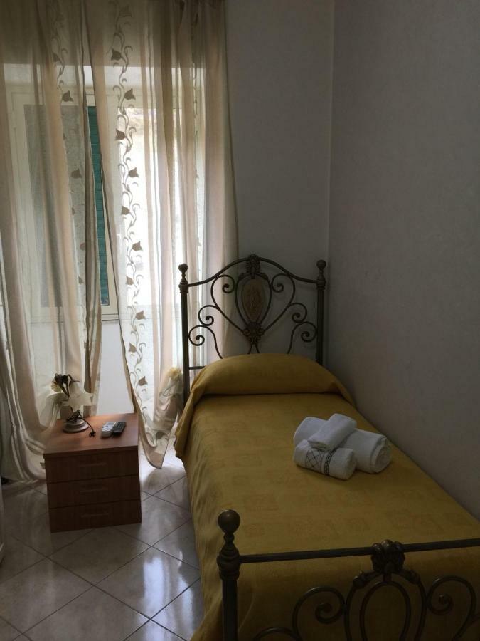 Apartment La Maison Месина Екстериор снимка