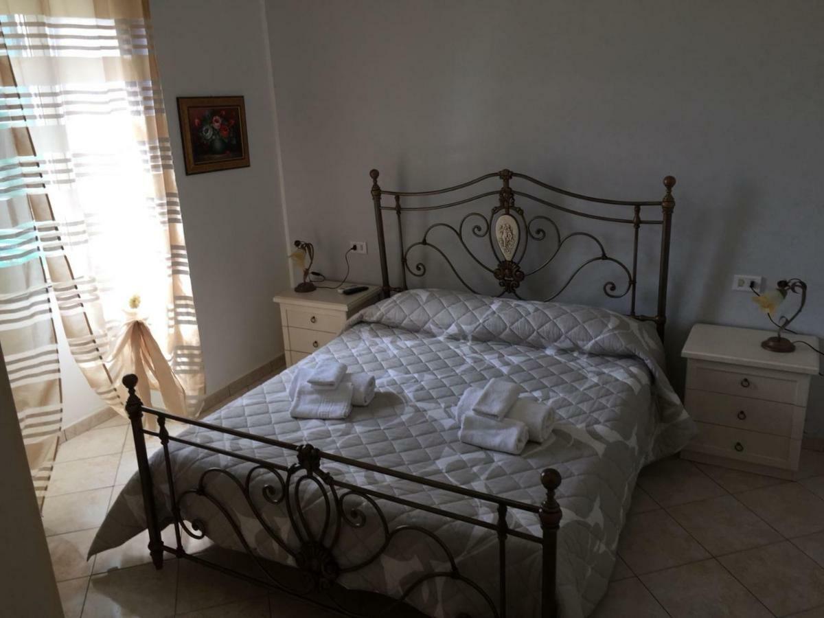 Apartment La Maison Месина Екстериор снимка
